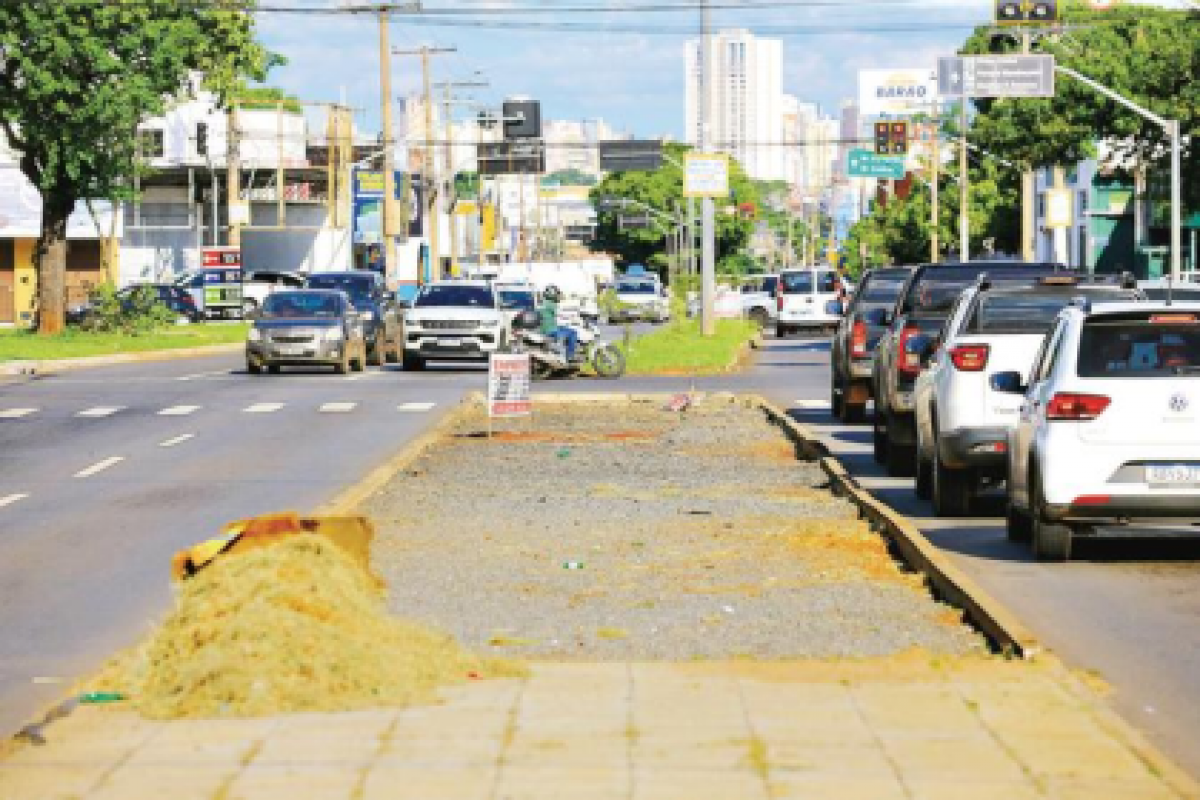 Faltando poucos dias para eleição, Rogério Cruz resolve retomar obra