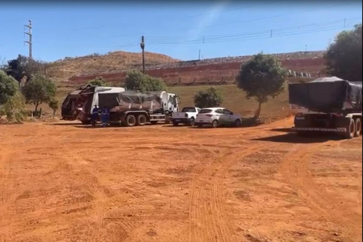 Crise do lixo: aterro de Goiânia é fechado e caminhões são impedidos de descarregar