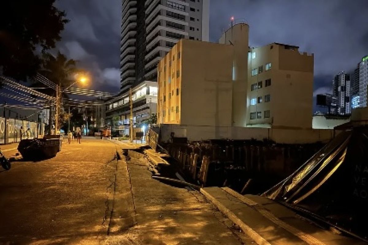 Defesa Civil evacua dois prédios em Goiânia após desmoronamento de Rua no Marista 