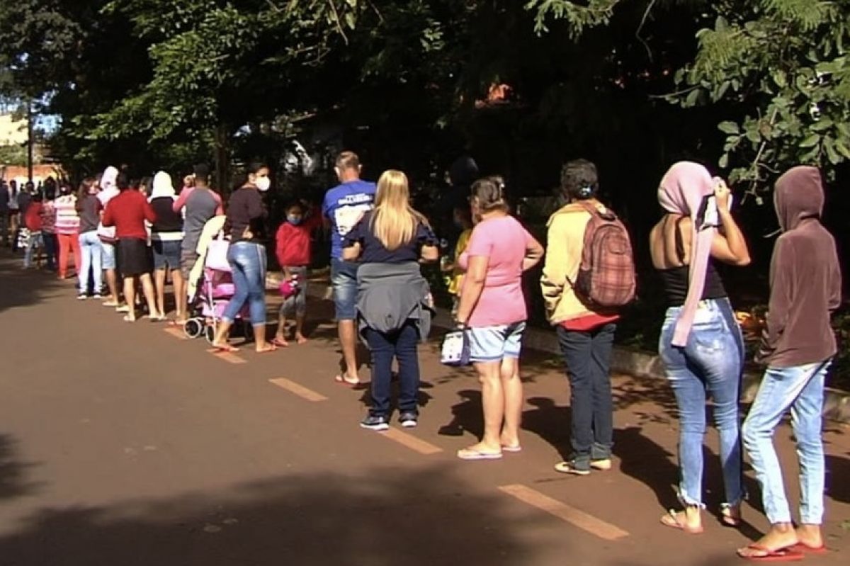 Caos nos Cras de Goiânia: população precisa madrugar por atendimento