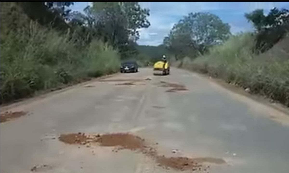 Relembre: nos governos de Marconi, os buracos das rodovias eram tapados com terra