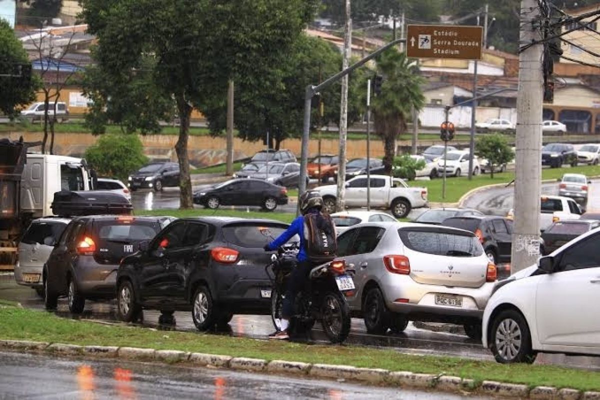 Obras na Avenida 85 causam transtornos para comerciantes e motoristas em Goiânia