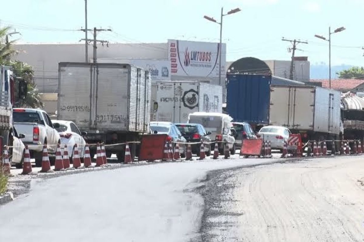 Obras na Avenida Perimetral Norte complicam o trânsito