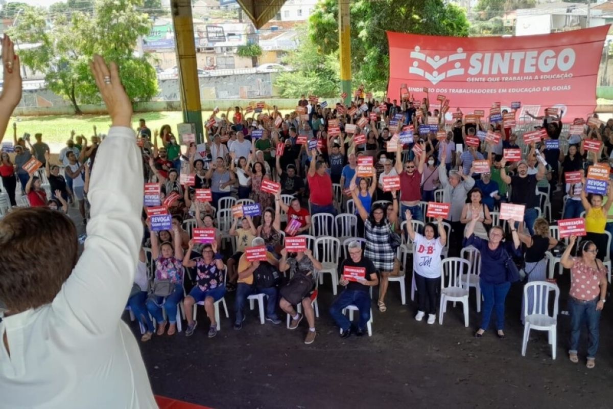 Gestão Rogério Cruz não apresenta proposta para acabar com a greve da Educação