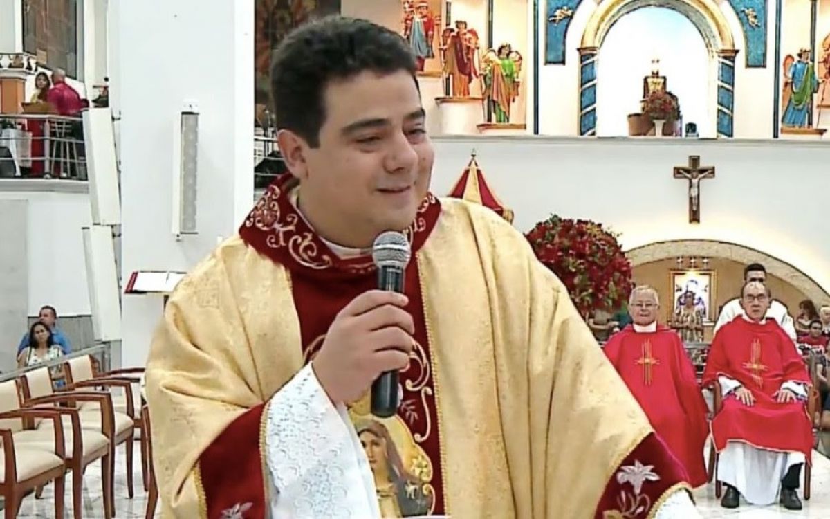 Depois de Trindade, Padre Robson cria associação católica no interior de São Paulo