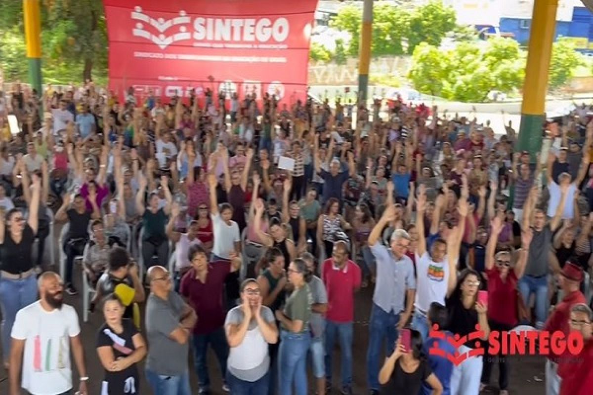 Após abertura de Assembleia, greve na Educação continua em Goiânia