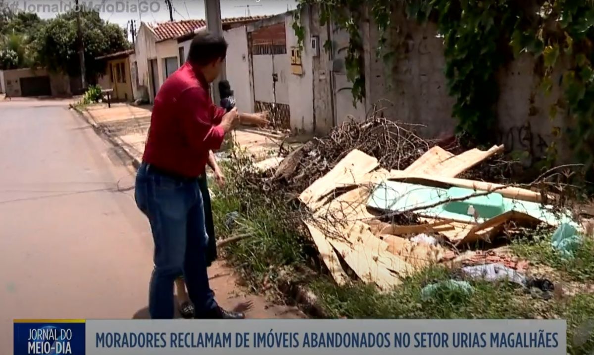 Na TV Serra Dourada, moradores reclamam de lixo e imóveis abandonados no Urias Magalhães